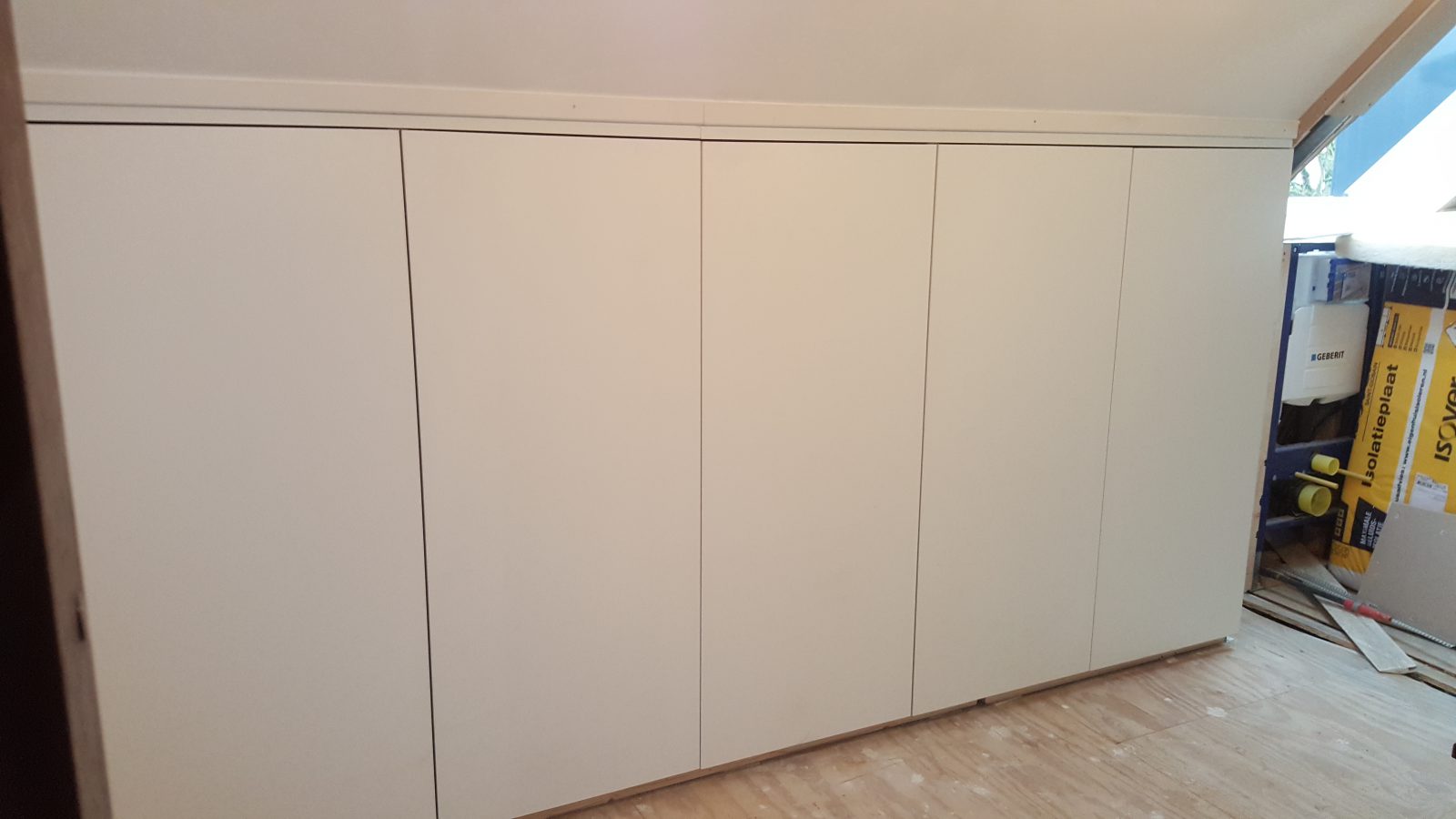 knieschotten met openslaande deuren rbhoutwerk knieschotten schuin dak